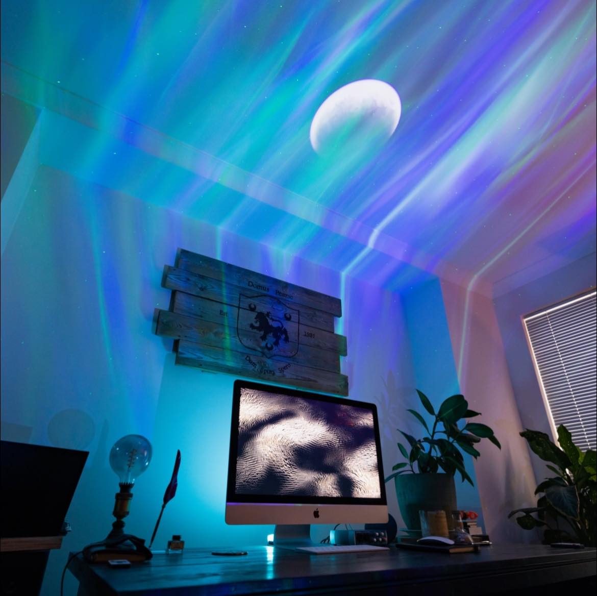 Aurora Sphere Projector